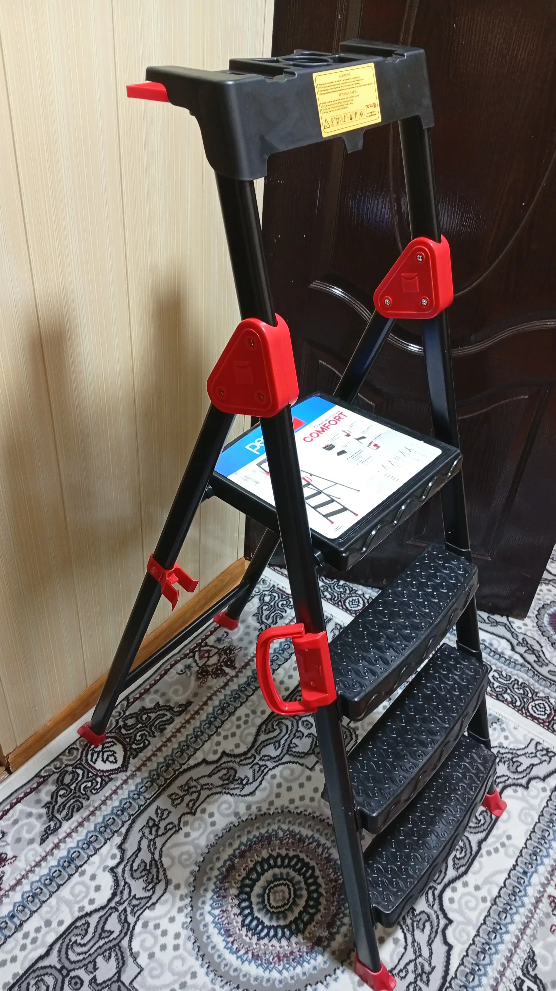 Perilla Comfort yigʻma narvon, qurilish narvoni, 250 kg gacha, lotok va tutqich bilan