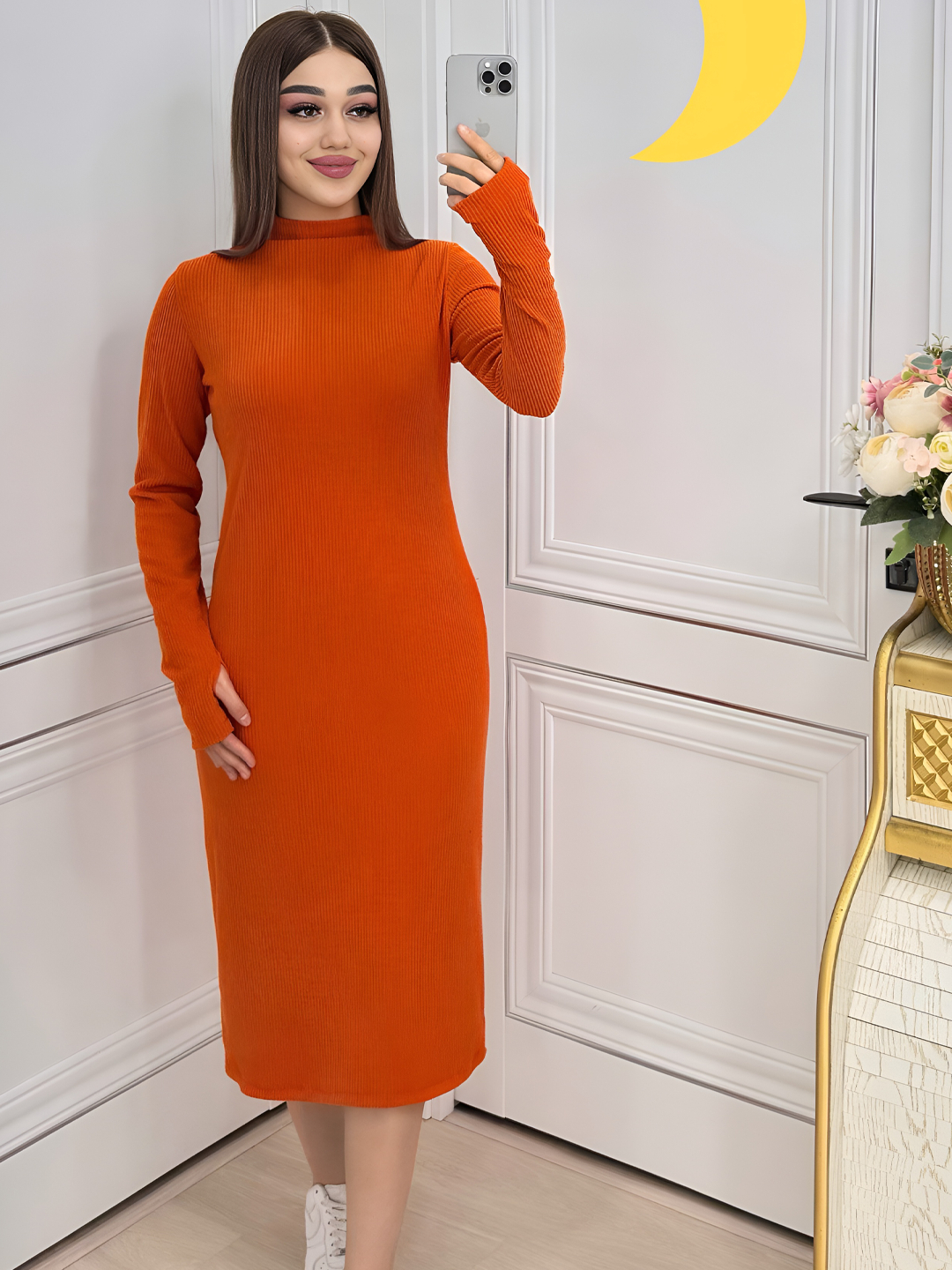 Oyoq barmoqlari bilan onanizm qiladi