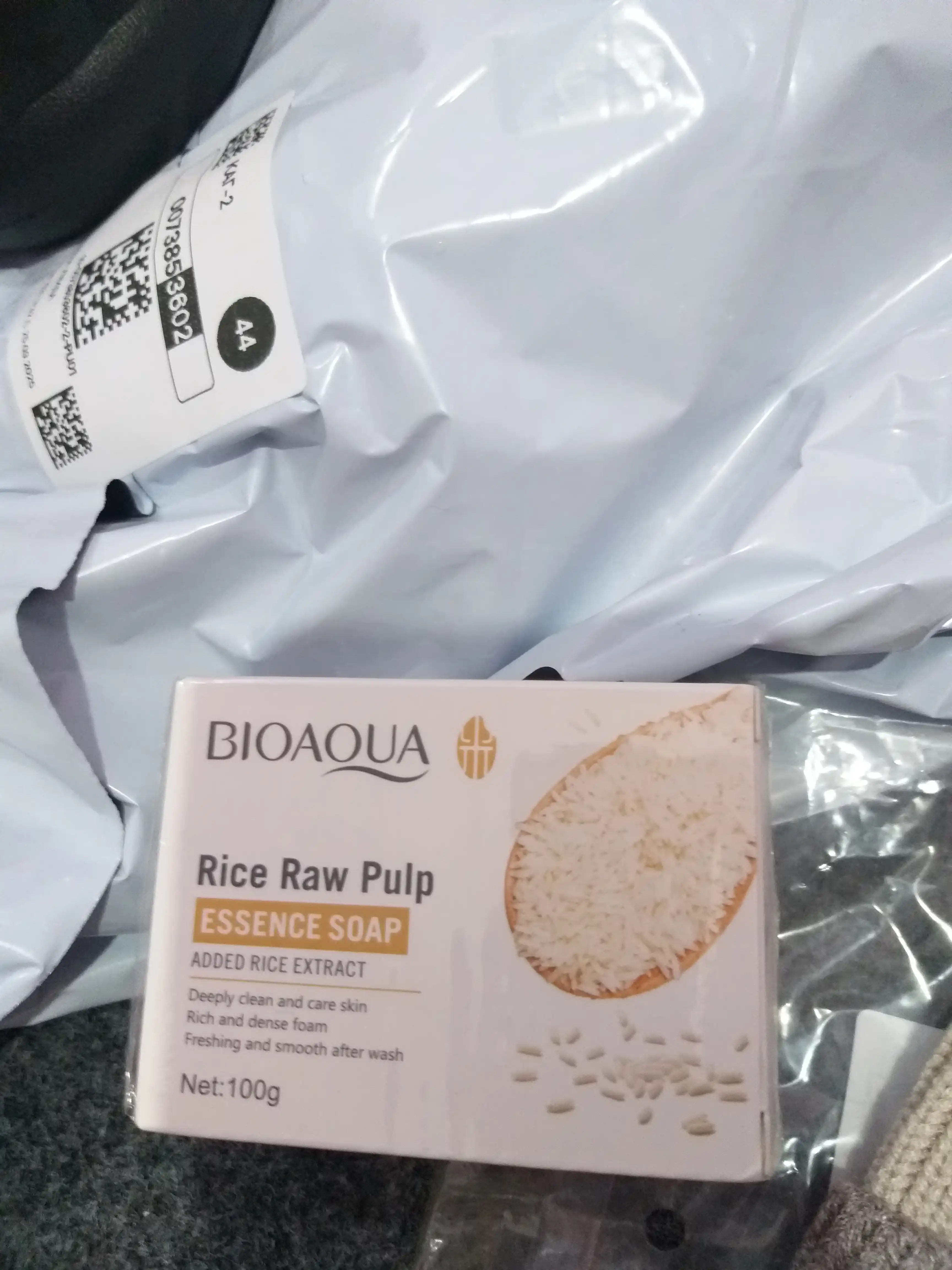 Oqartiruvchi sovun BIOAQUA, guruch ektrakti bilan, yuz va tana uchun, 100 g