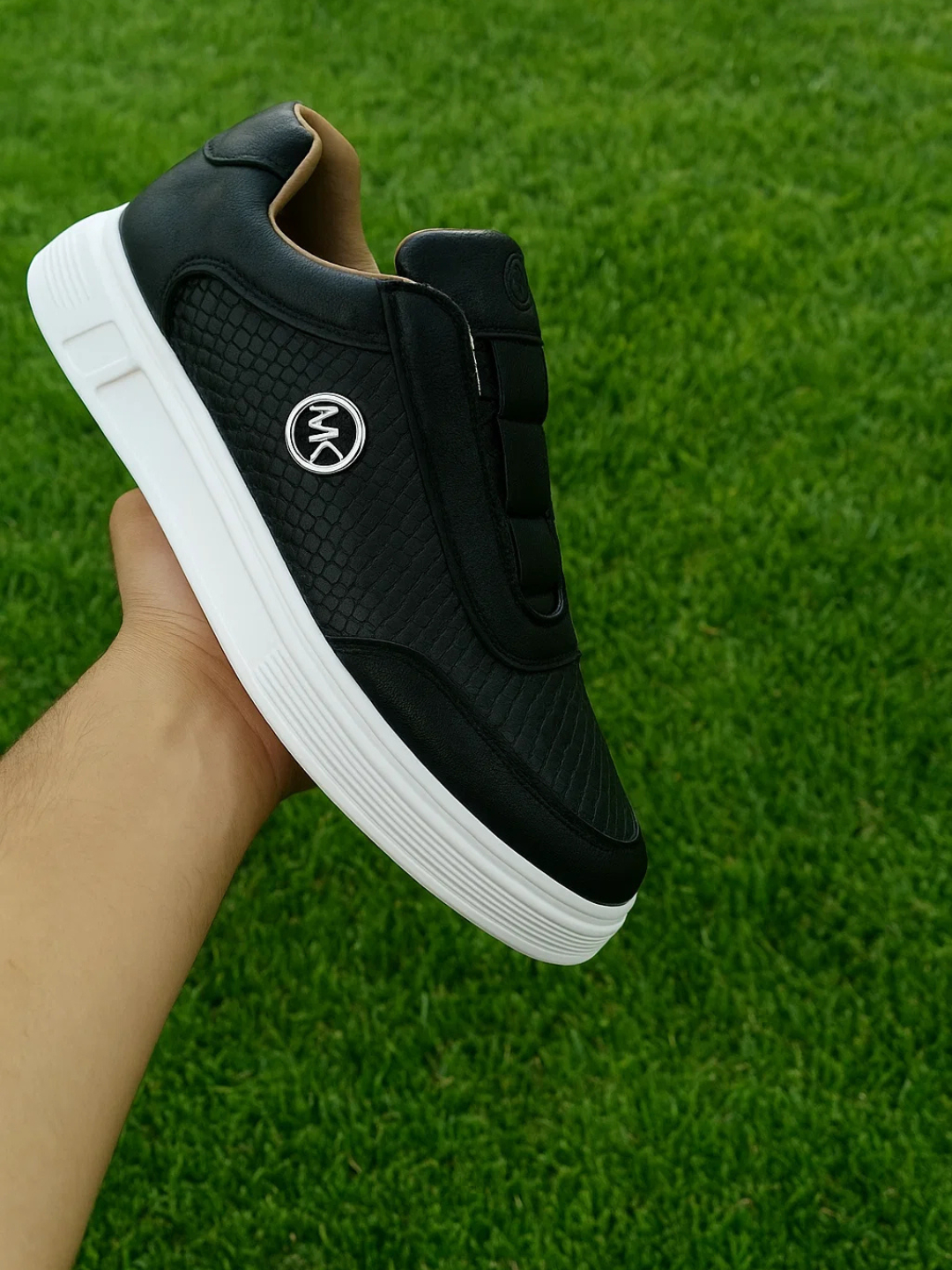 Rossiyalik aktrisalar kozga tashlanadi Yalangoch yurganim porno surat