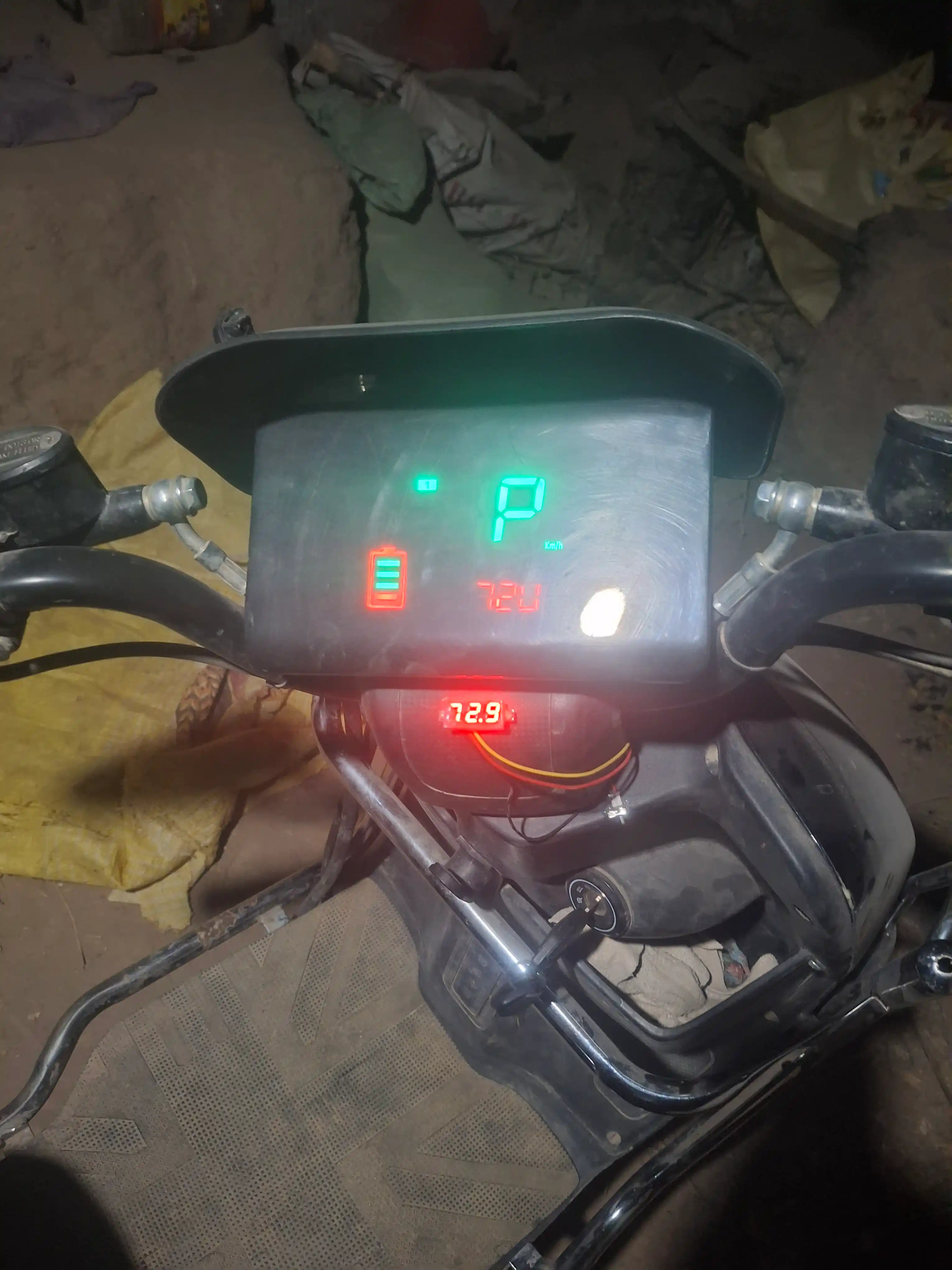 Uch simli mini voltmetr 0 - 100 VDC