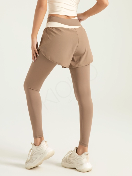 Sport losinlari shortikli Kioko. Ayollar sport kiyimi. Fitnes uchun shortikli legginslar