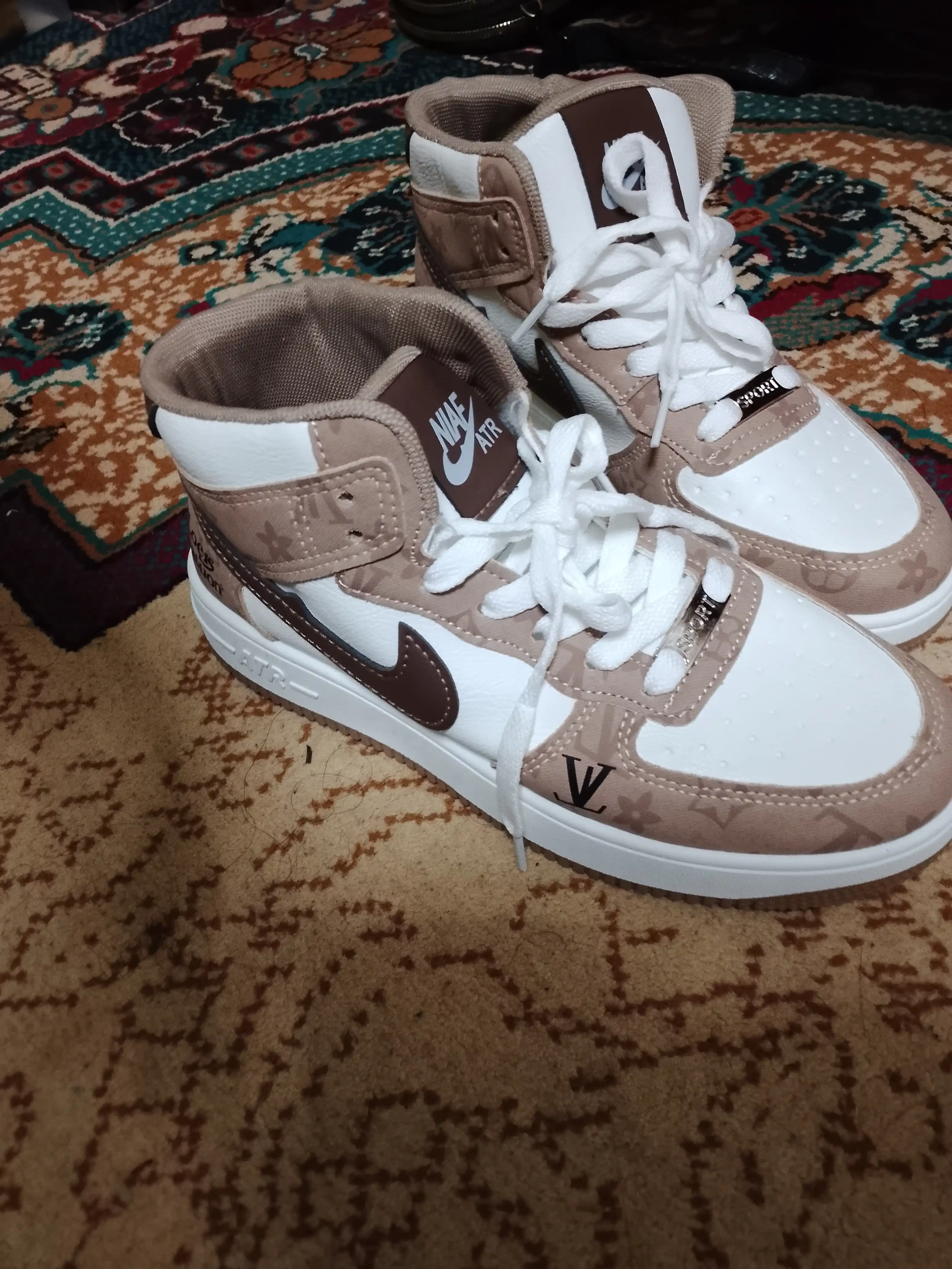 Kundalik krossovkalar, ayollar, erkaklar uchun NIKE JORDAN
