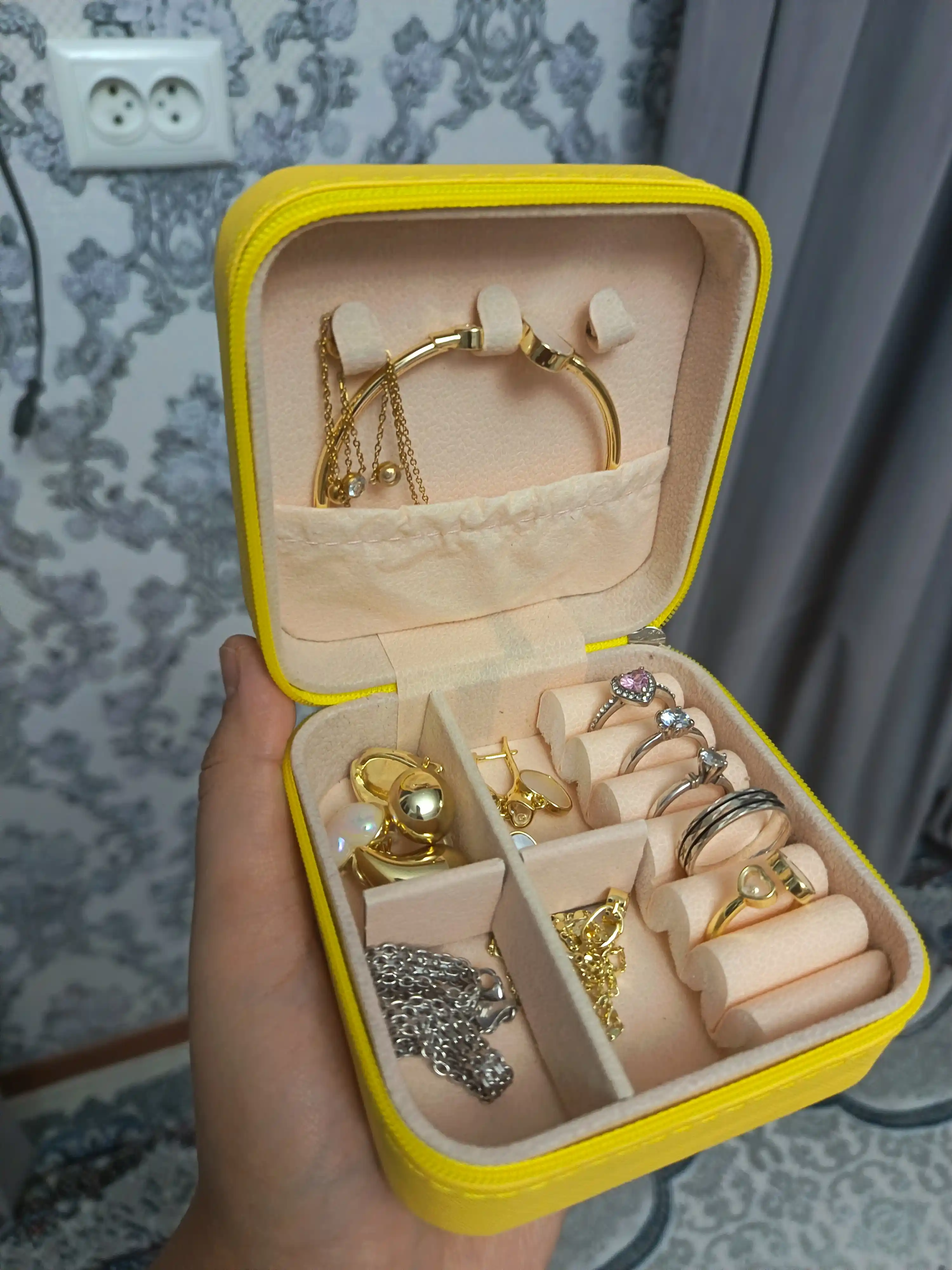 Шкатулка для хранения украшений и колец