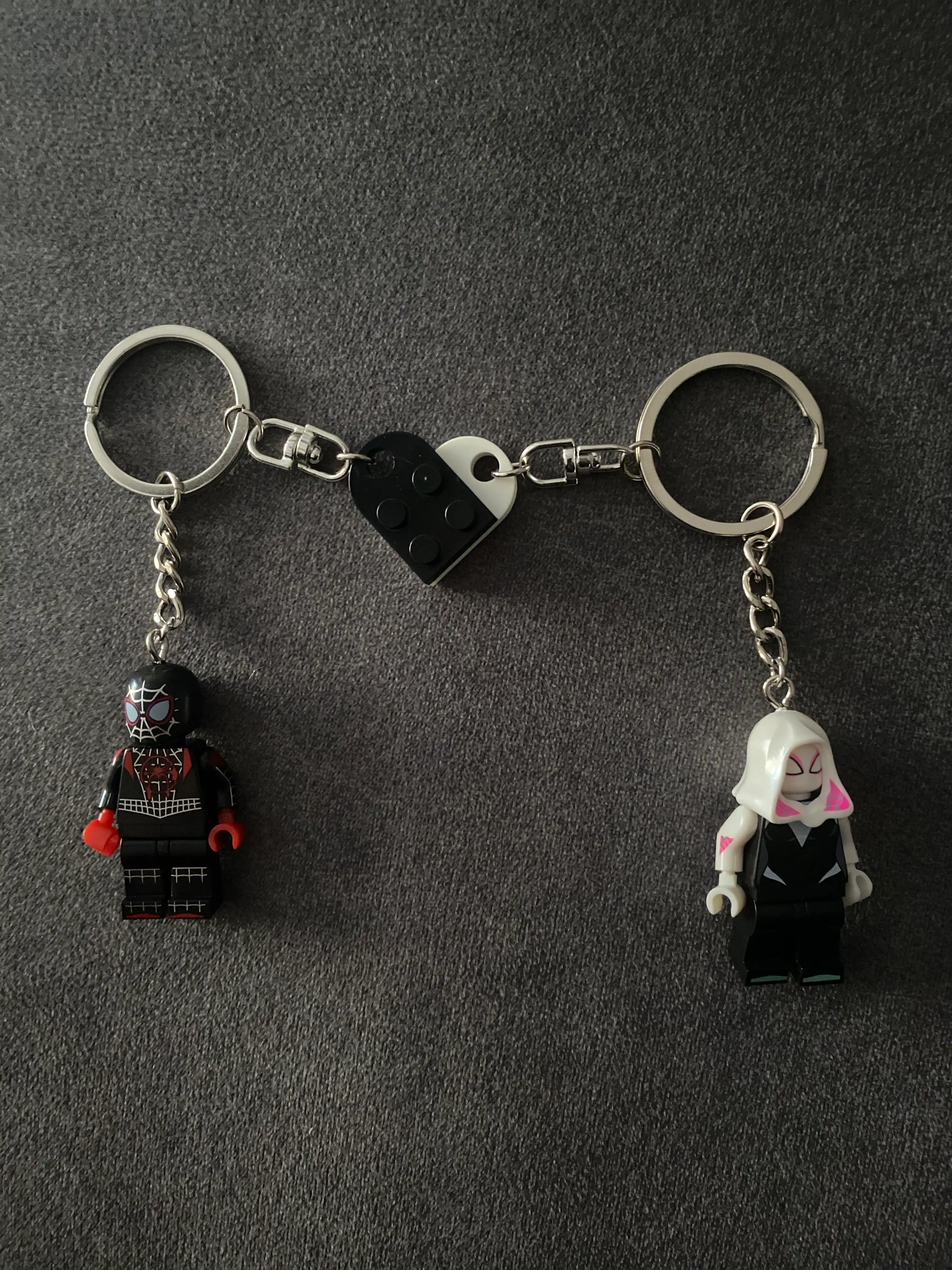 Парные брелоки для ключей, в стиле Lego "Человек-Паук и Гвен Стейси" 2 шт