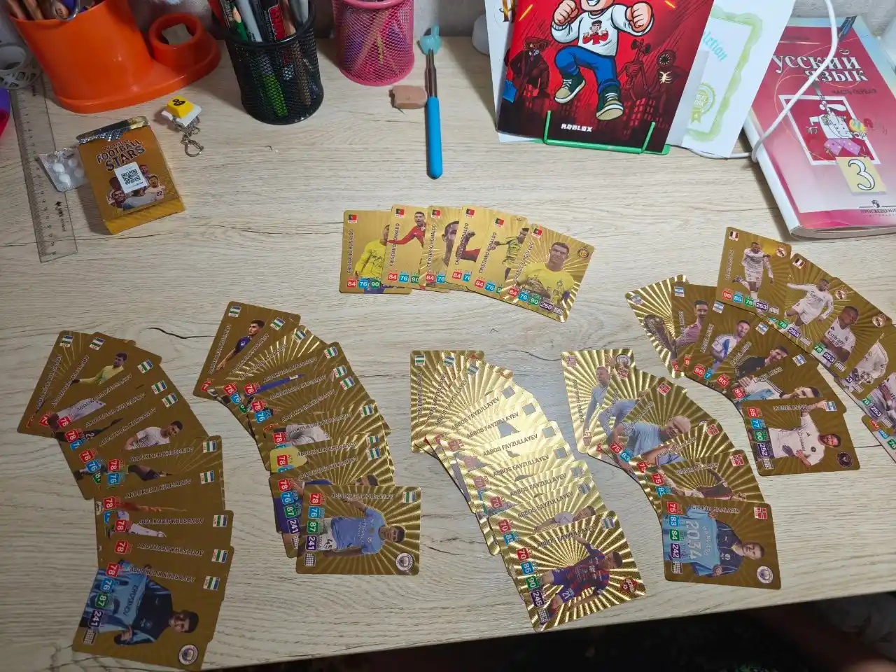 FIFA futbolchi kartochkalari, Pokémon, Dollar 55 dona