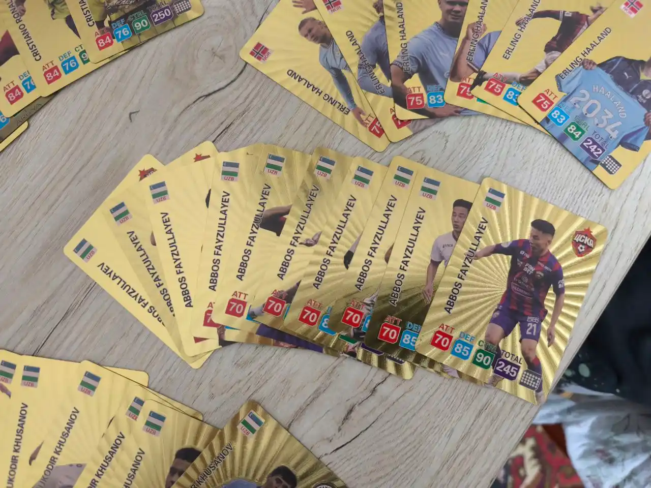 FIFA futbolchi kartochkalari, Pokémon, Dollar 55 dona