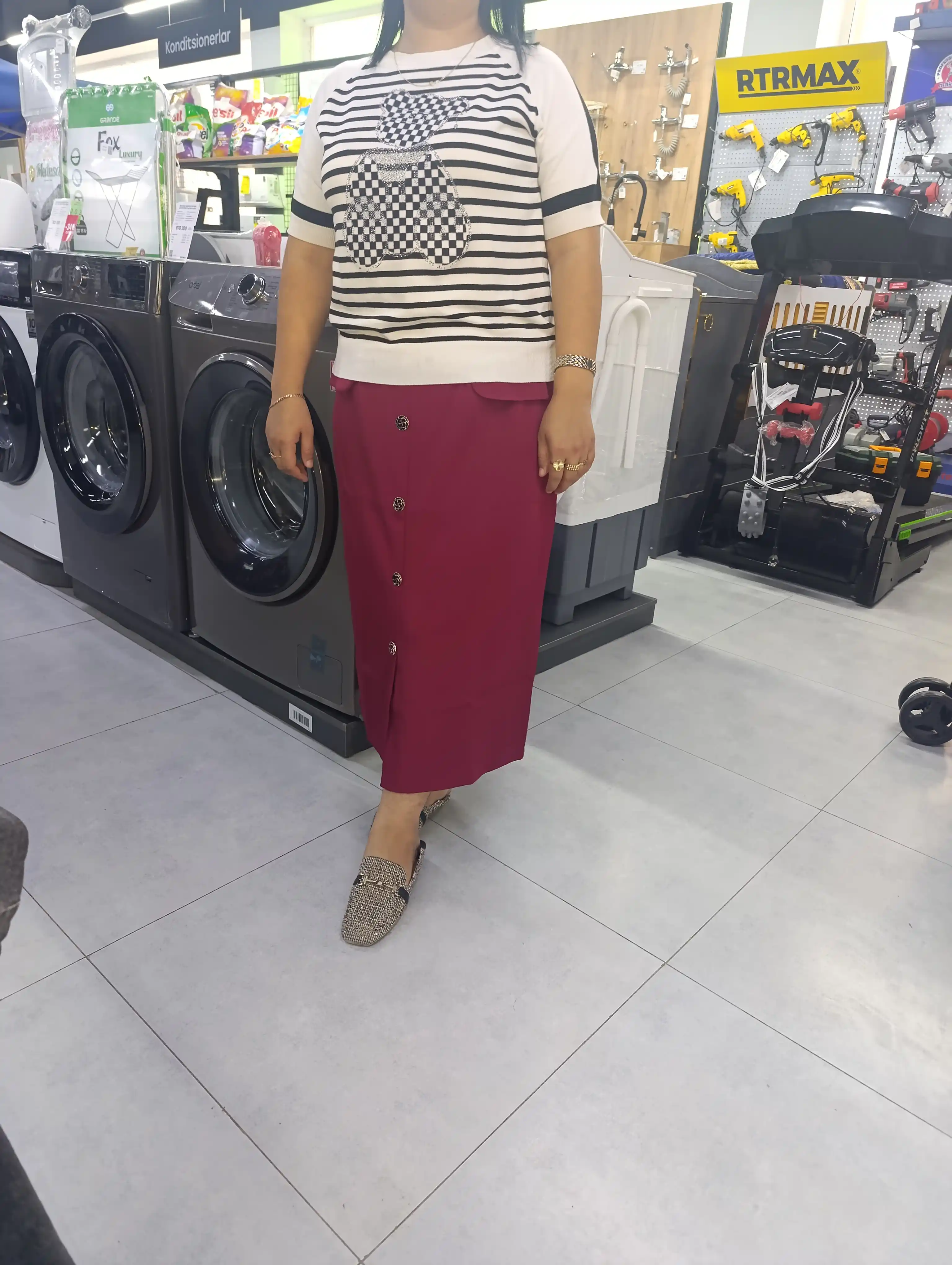 Ayollar midi yubkasi, baland bel, tugmali dizayn, katta o‘lchamlar S–5XL, DEGO