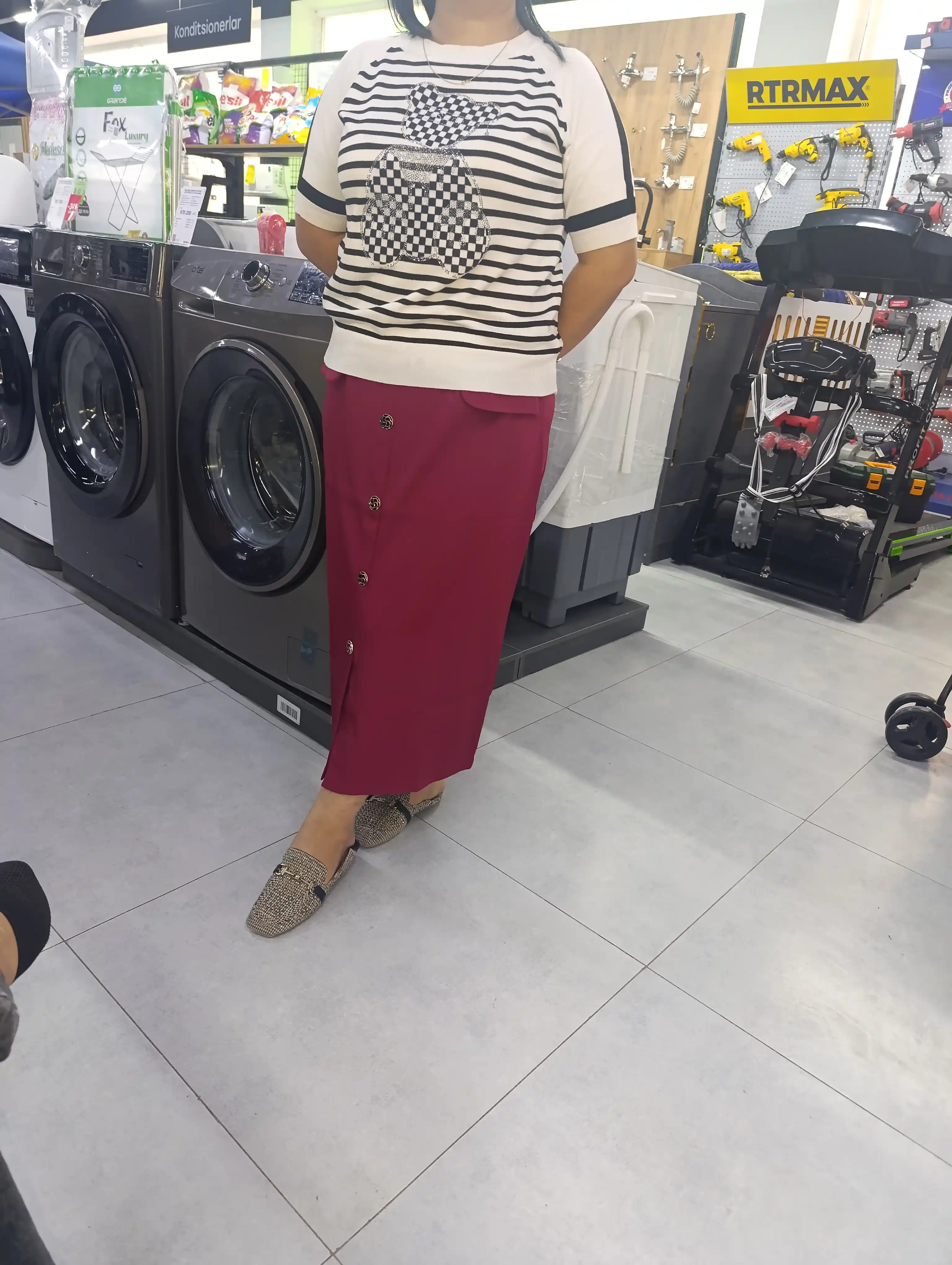 Ayollar midi yubkasi, baland bel, tugmali dizayn, katta o‘lchamlar S–5XL, DEGO