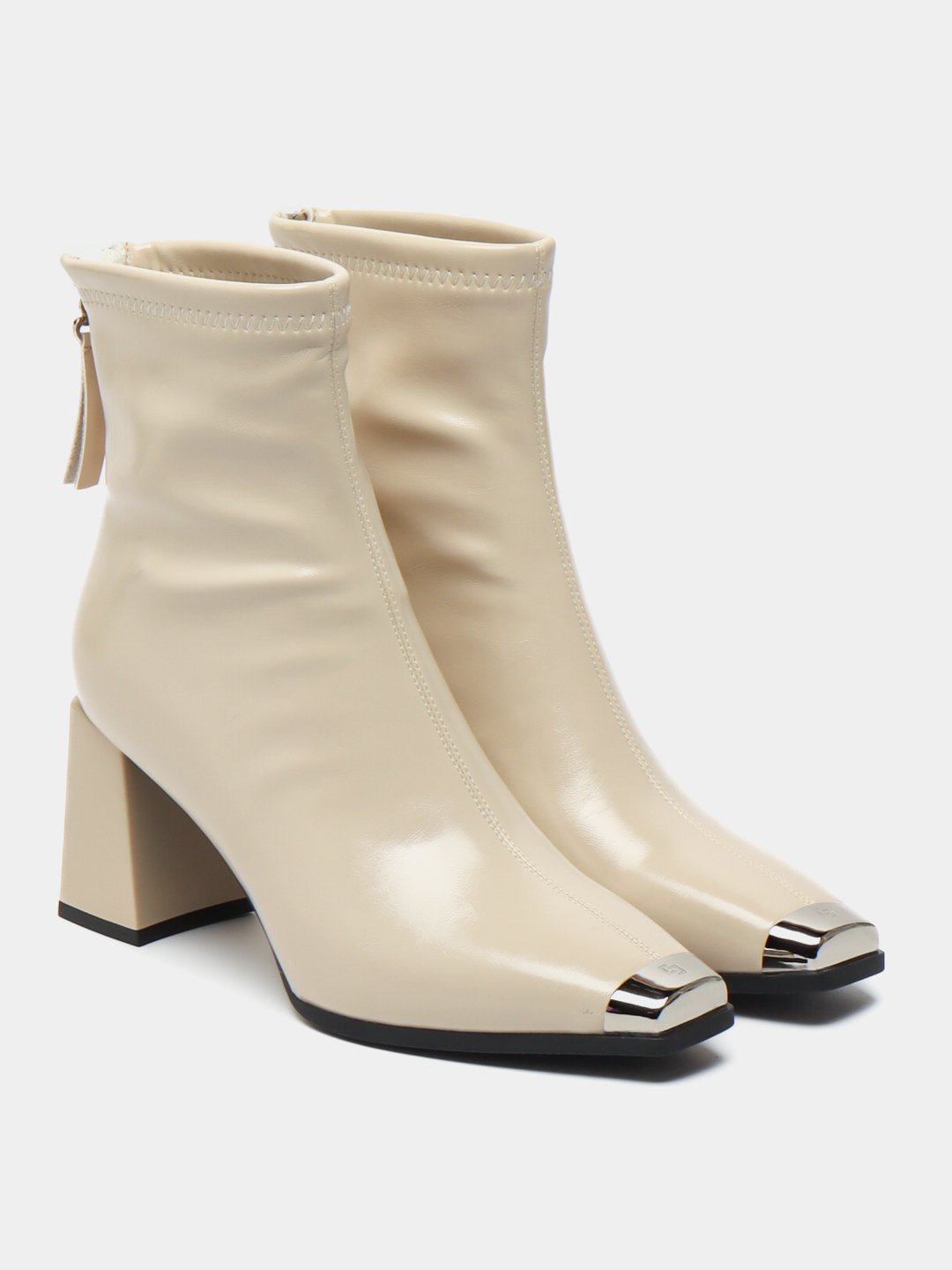 Flip-floplarning fotosuratlari