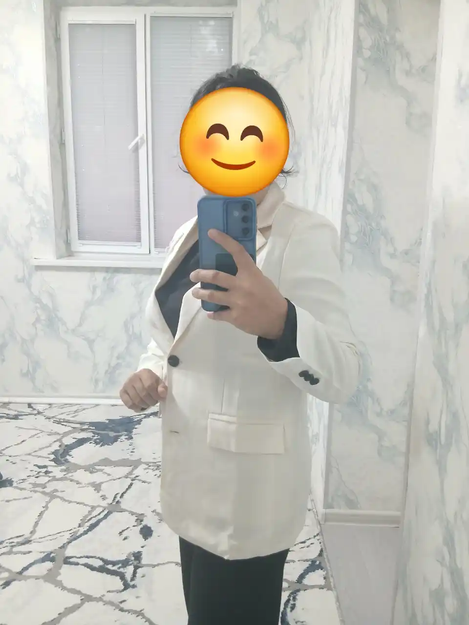 Ayollar kostyumi, pidjak klassik uslubda