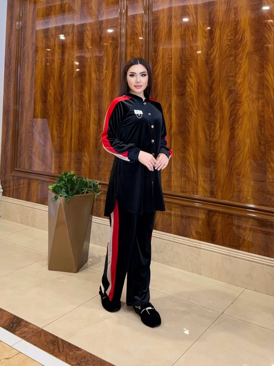 Ayollar uchun tugmali xalat, to'plam