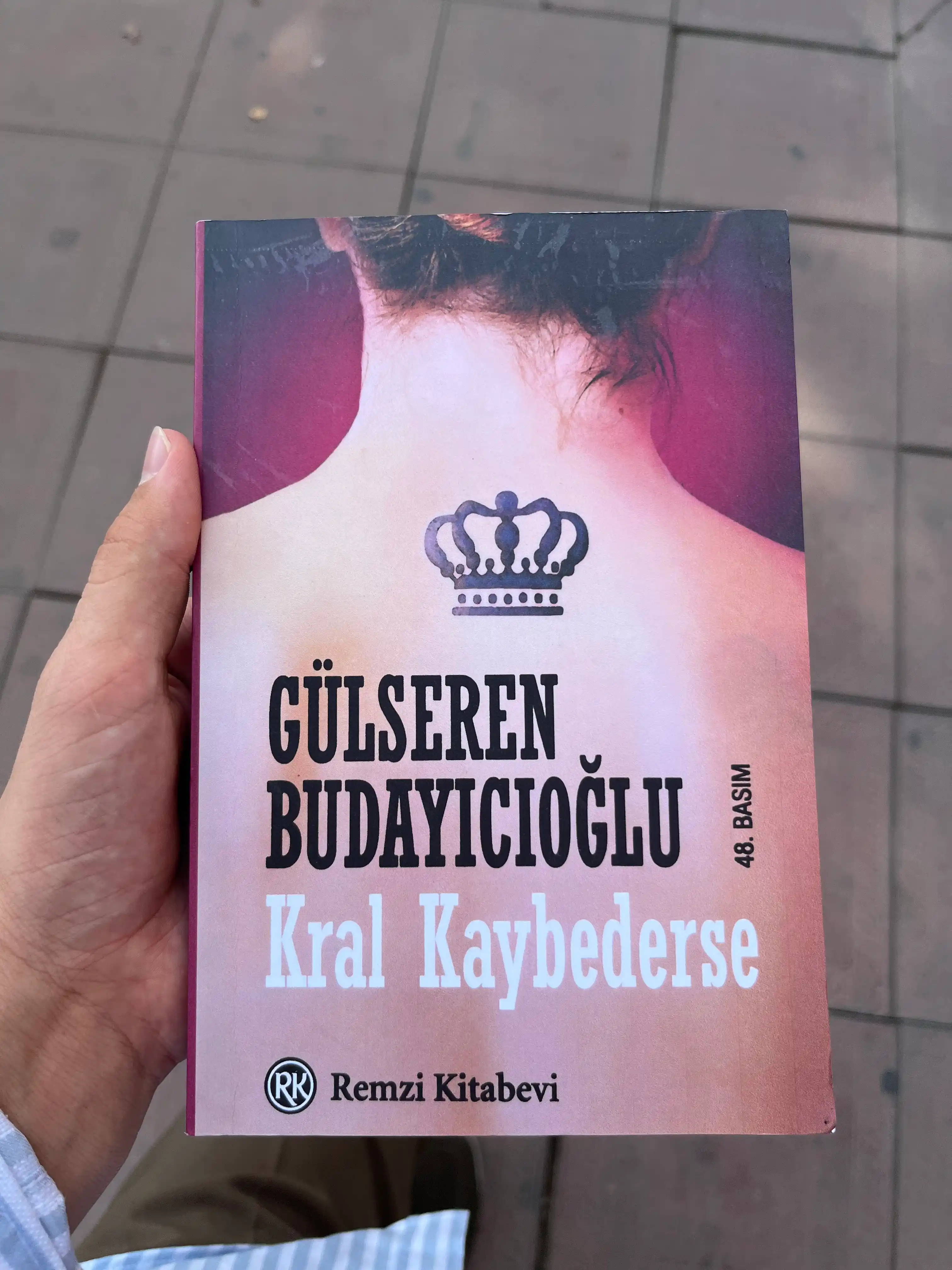 Kitob, "Kral Kaybederse" – Gülseren Budayıcıoğlu