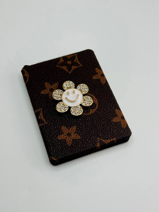 Mini kvadrat yig'iladigan bo'yanish oynasi