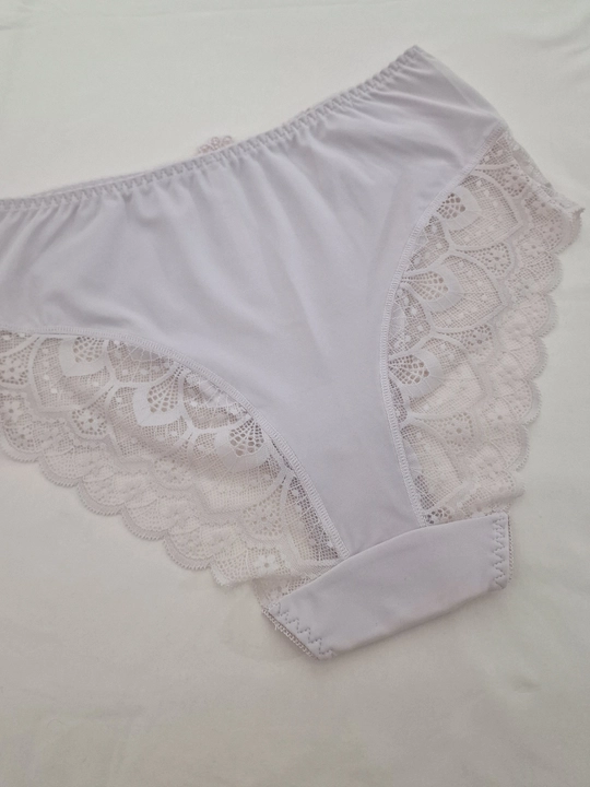 Ayollar trusilari katta o'lcham XL–3XL, poliamid krujevali, o‘rtacha o‘tirish (posadka)