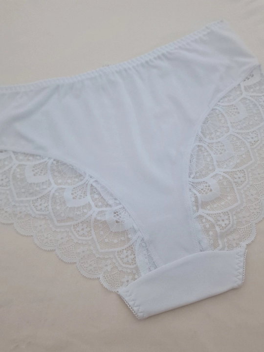 Ayollar trusilari katta o'lcham XL–3XL, poliamid krujevali, o‘rtacha o‘tirish (posadka)