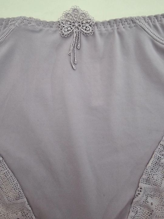 Ayollar trusilari katta o'lcham XL–3XL, poliamid krujevali, o‘rtacha o‘tirish (posadka)