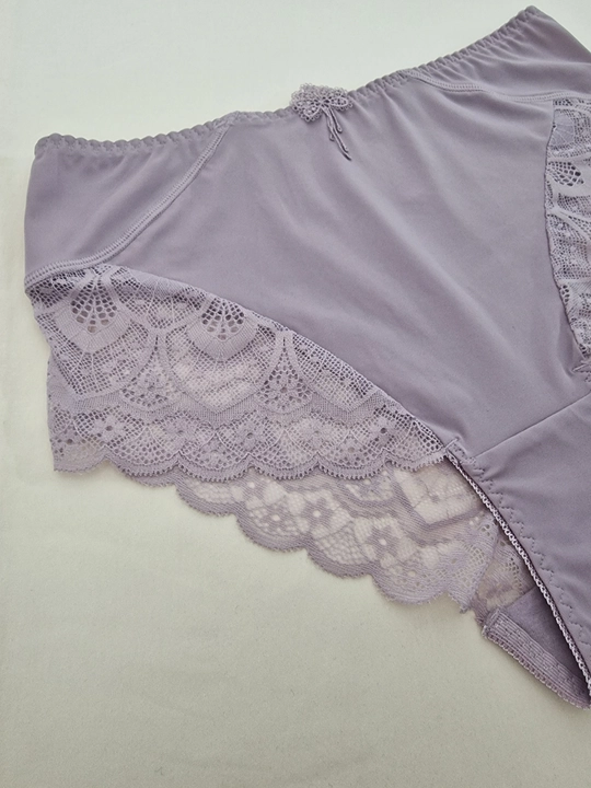 Ayollar trusilari katta o'lcham XL–3XL, poliamid krujevali, o‘rtacha o‘tirish (posadka)