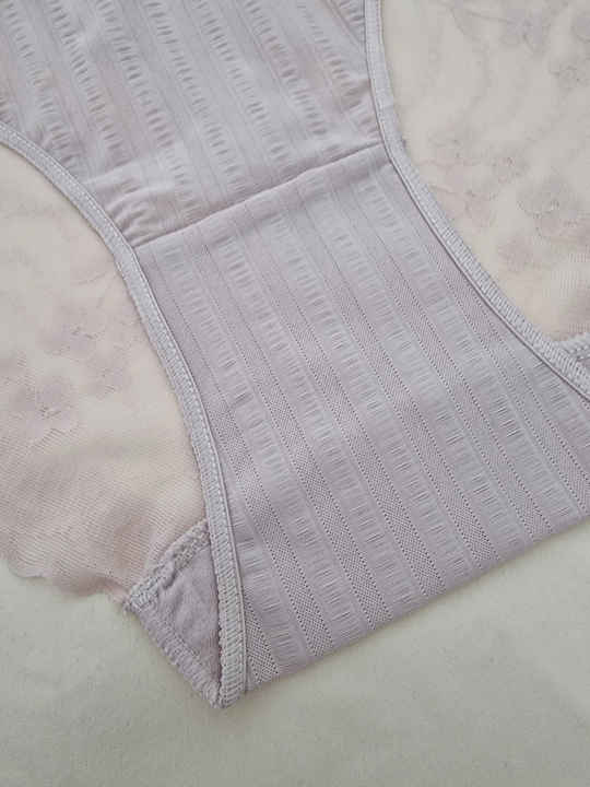 Ayollar trusilari katta razmer 2XL–4XL, poliamid krujevali, o‘rtacha o‘tirish (posadka)