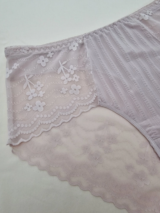 Ayollar trusilari katta razmer 2XL–4XL, poliamid krujevali, o‘rtacha o‘tirish (posadka)