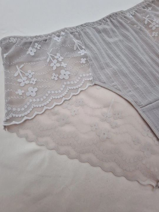 Ayollar trusilari katta razmer 2XL–4XL, poliamid krujevali, o‘rtacha o‘tirish (posadka)