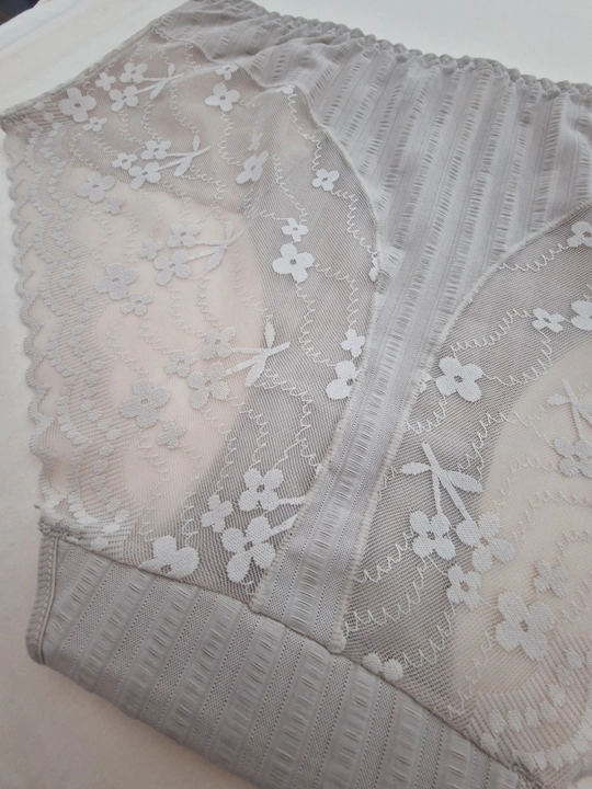 Ayollar trusilari katta razmer 2XL–4XL, poliamid krujevali, o‘rtacha o‘tirish (posadka)