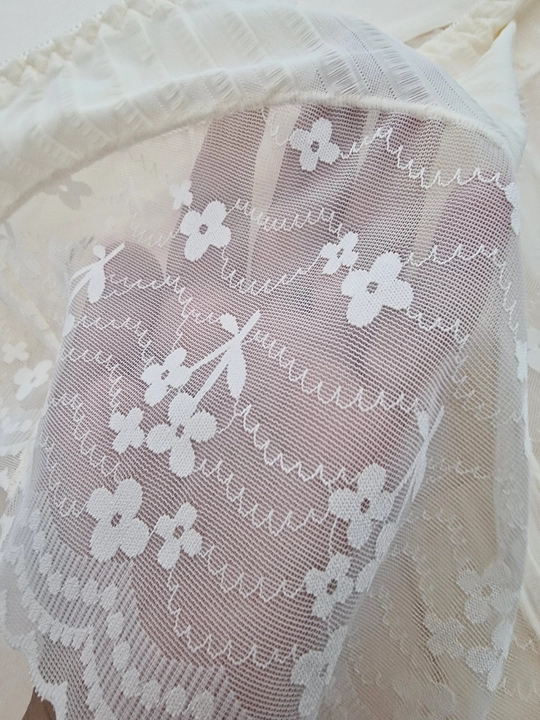 Ayollar trusilari katta razmer 2XL–4XL, poliamid krujevali, o‘rtacha o‘tirish (posadka)