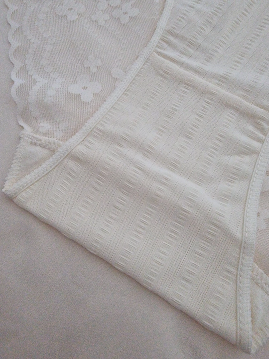 Ayollar trusilari katta razmer 2XL–4XL, poliamid krujevali, o‘rtacha o‘tirish (posadka)