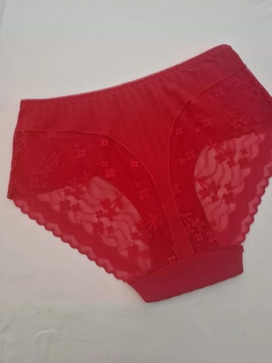 Ayollar trusilari katta razmer 2XL–4XL, poliamid krujevali, o‘rtacha o‘tirish (posadka)