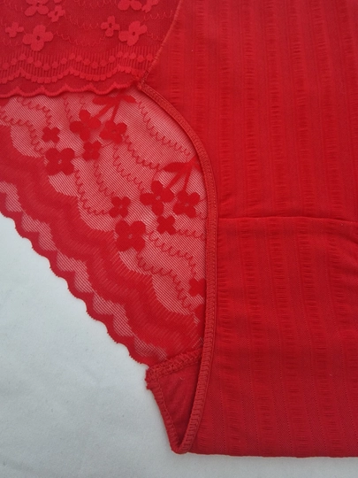 Ayollar trusilari katta razmer 2XL–4XL, poliamid krujevali, o‘rtacha o‘tirish (posadka)