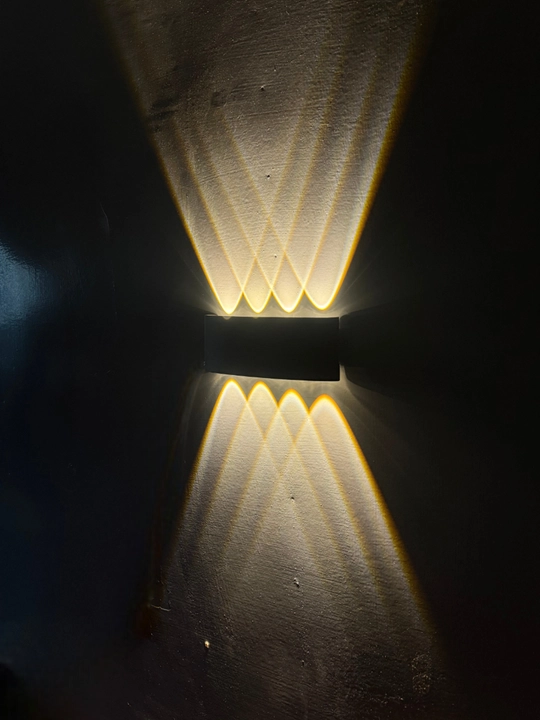Yoritgich bra devorga, svetodiod LED chiroq