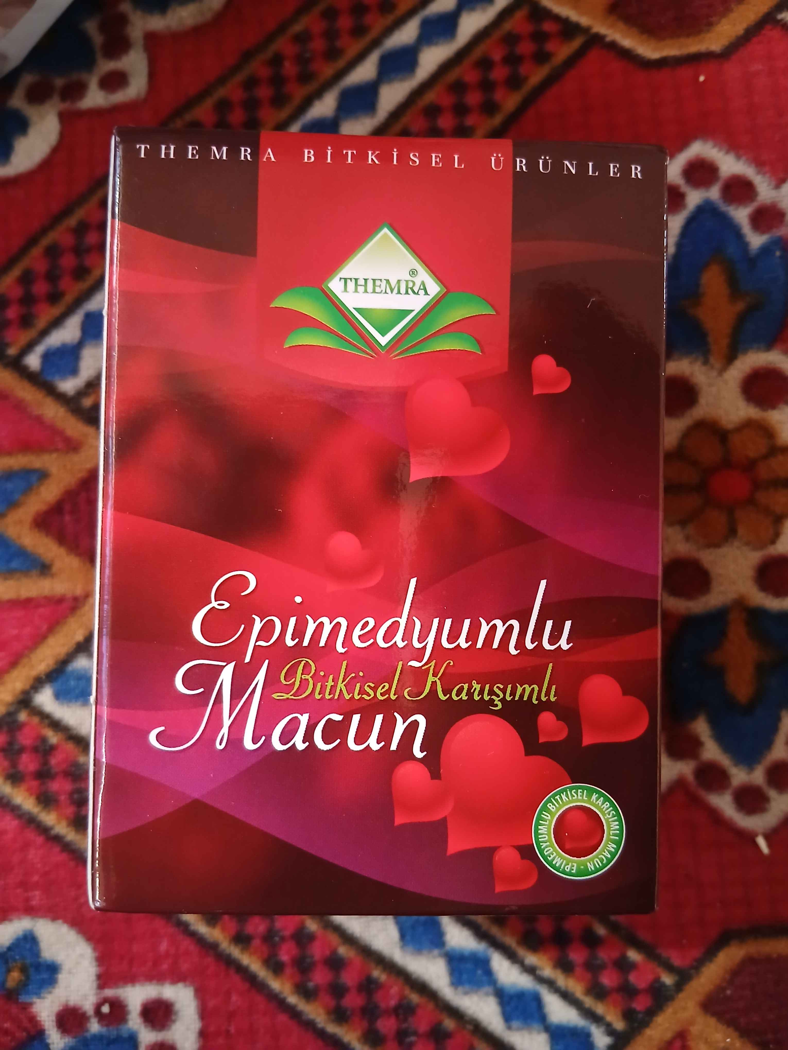 Ikki erkak uyatchan qizni sikishdi (porno)