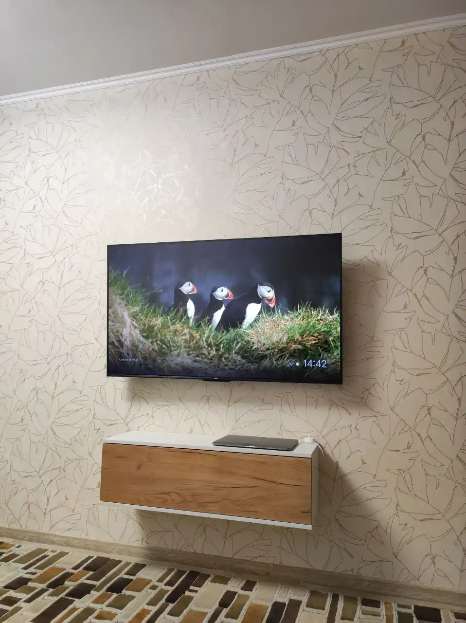 Ofis, televizor va interyer uchun mebel  