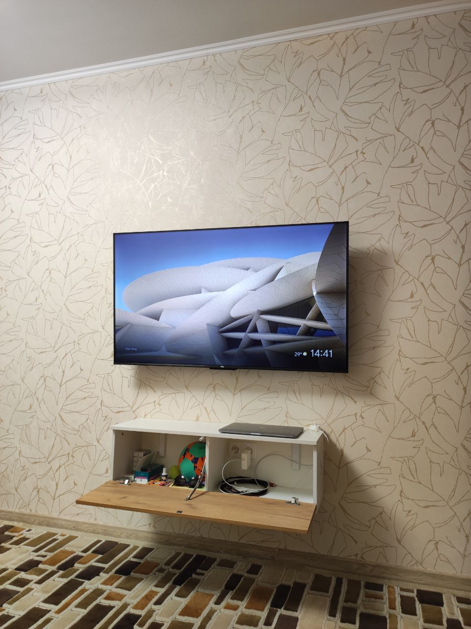 Ofis, televizor va interyer uchun mebel  