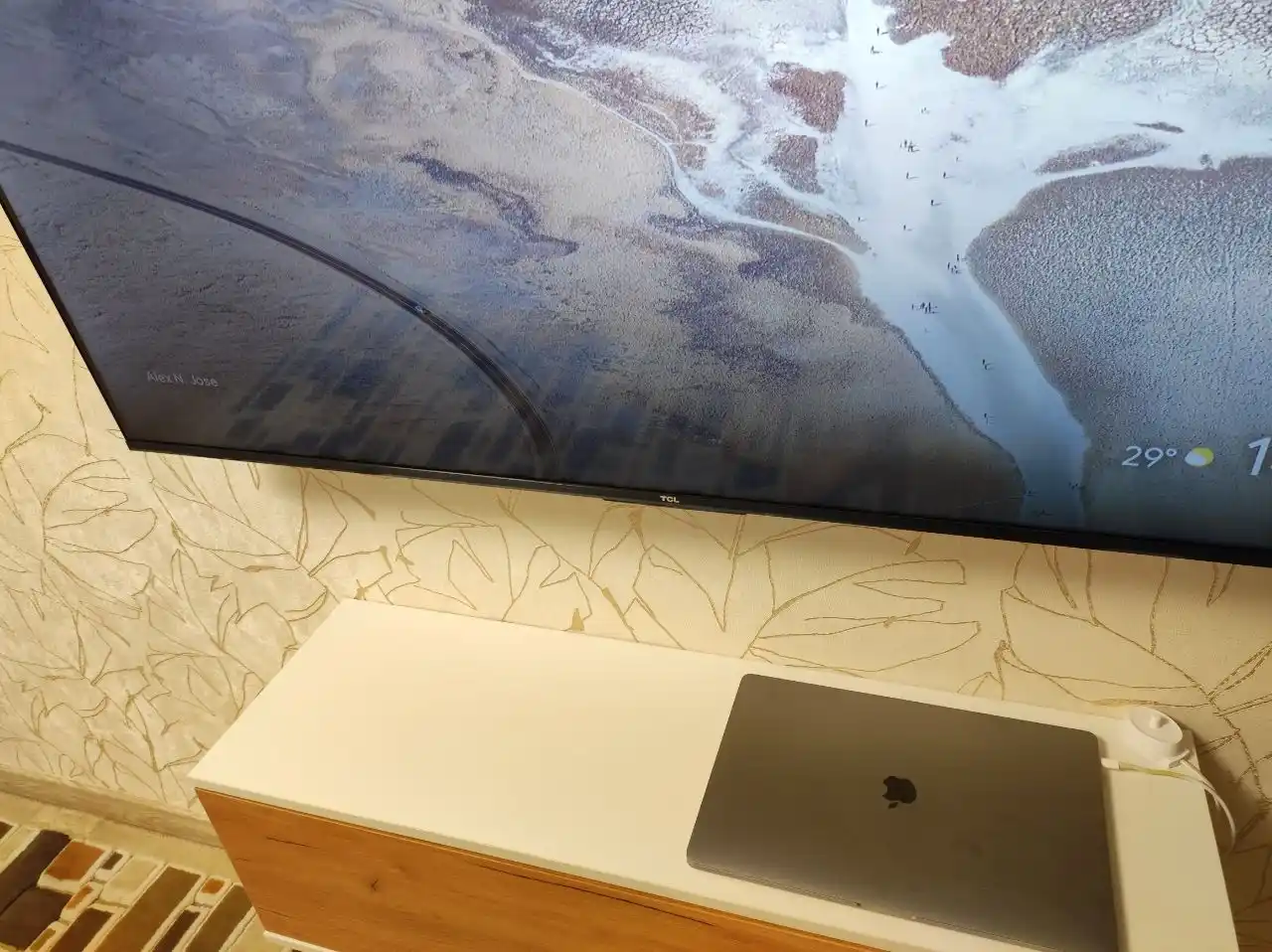 Ofis, televizor va interyer uchun mebel  