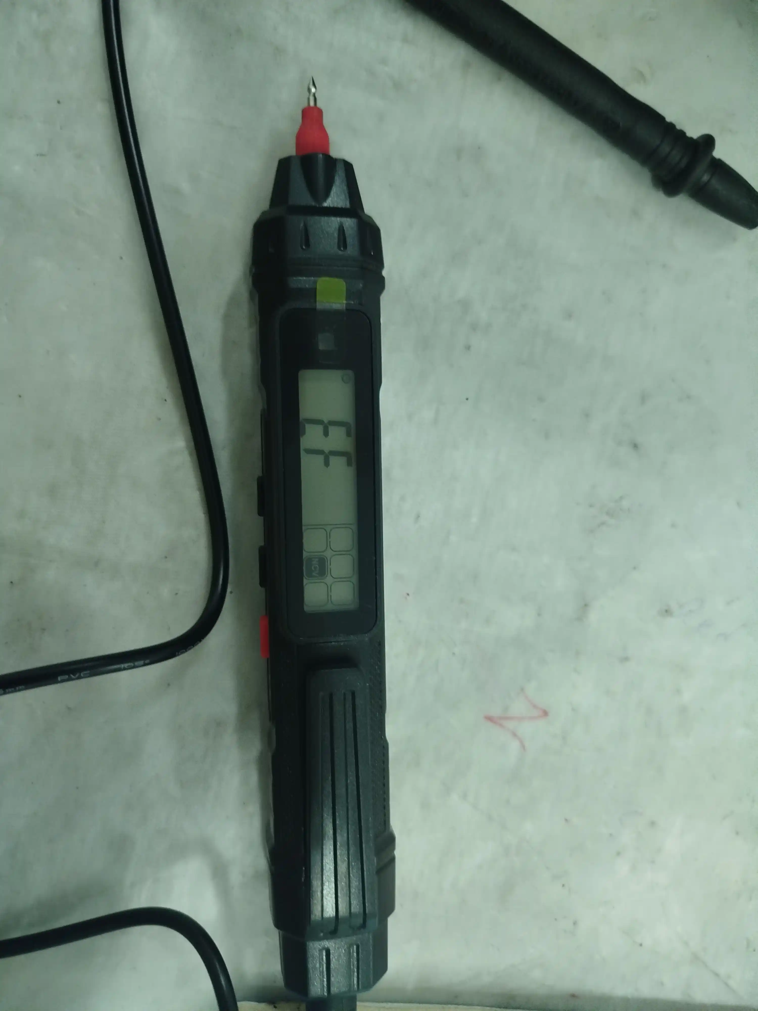 Raqamli qo'l multimetri, 4000 ohmli qo'lda hisoblash bilan professional asbob