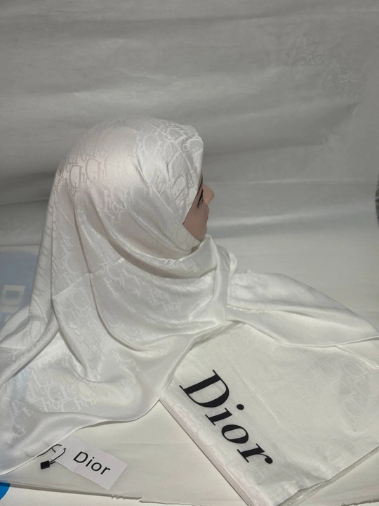 Dior hijob ro'mollarimiz ayollar va qizlar uchun mos - 