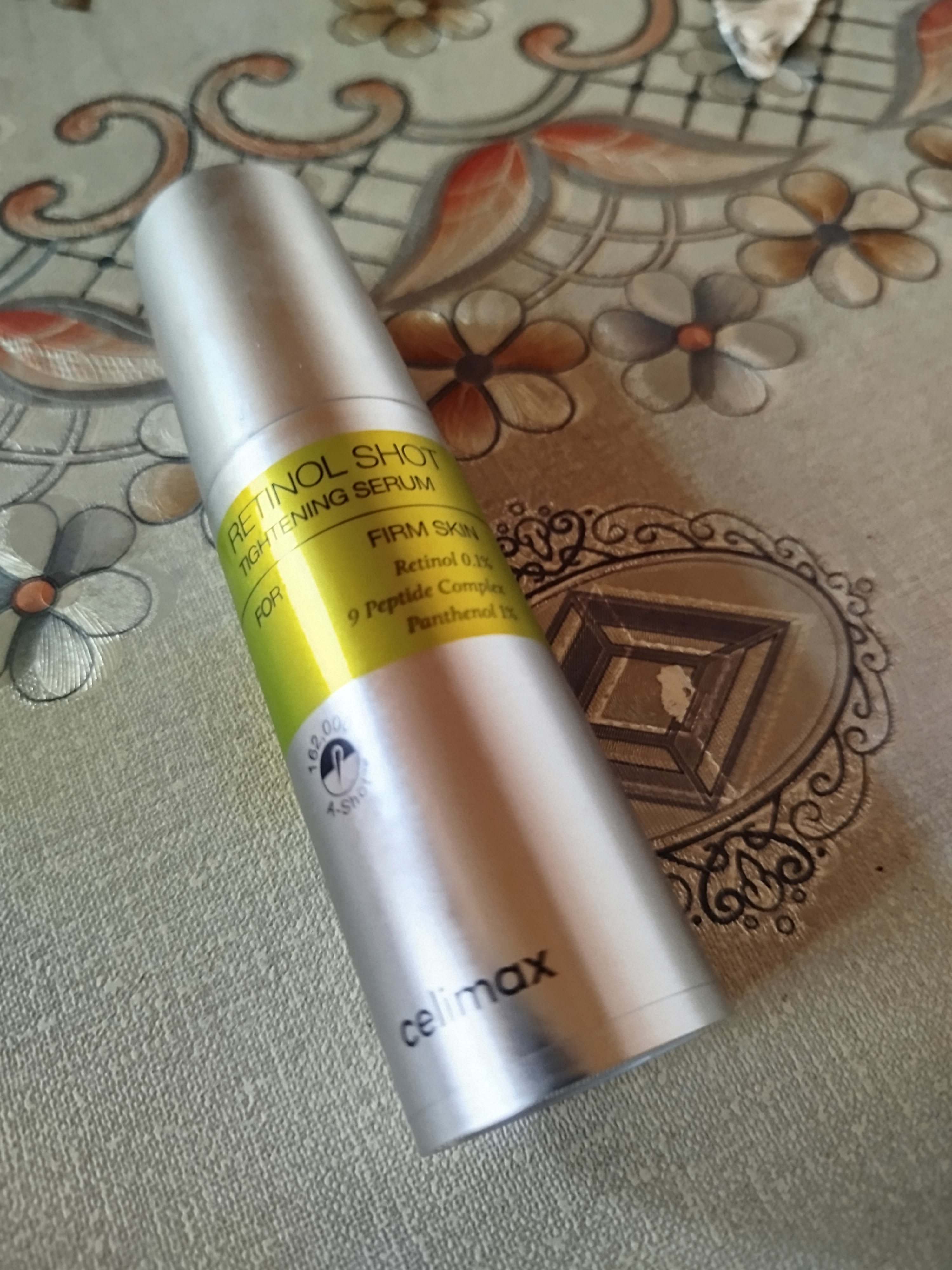 Yuzni tortuvchi krem va mustahkamlovchi zardob retinol bilan, Celimax