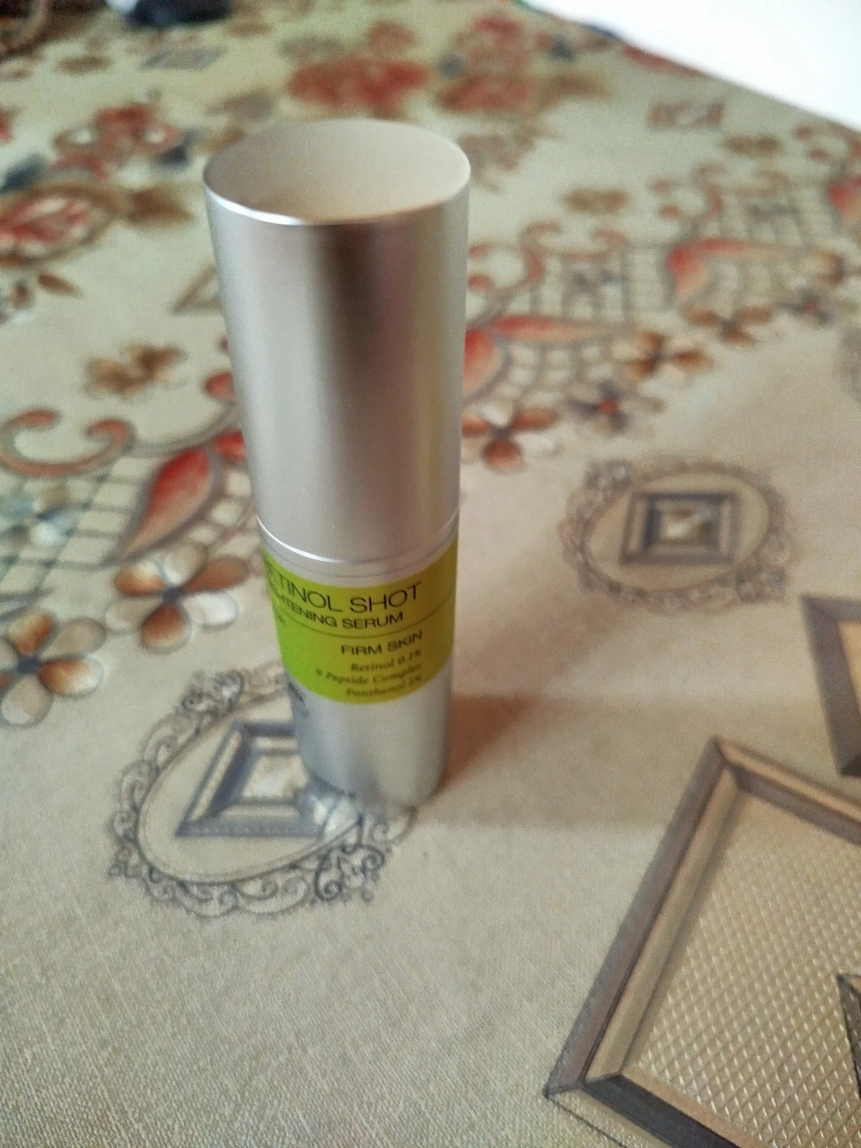 Yuzni tortuvchi krem va mustahkamlovchi zardob retinol bilan, Celimax