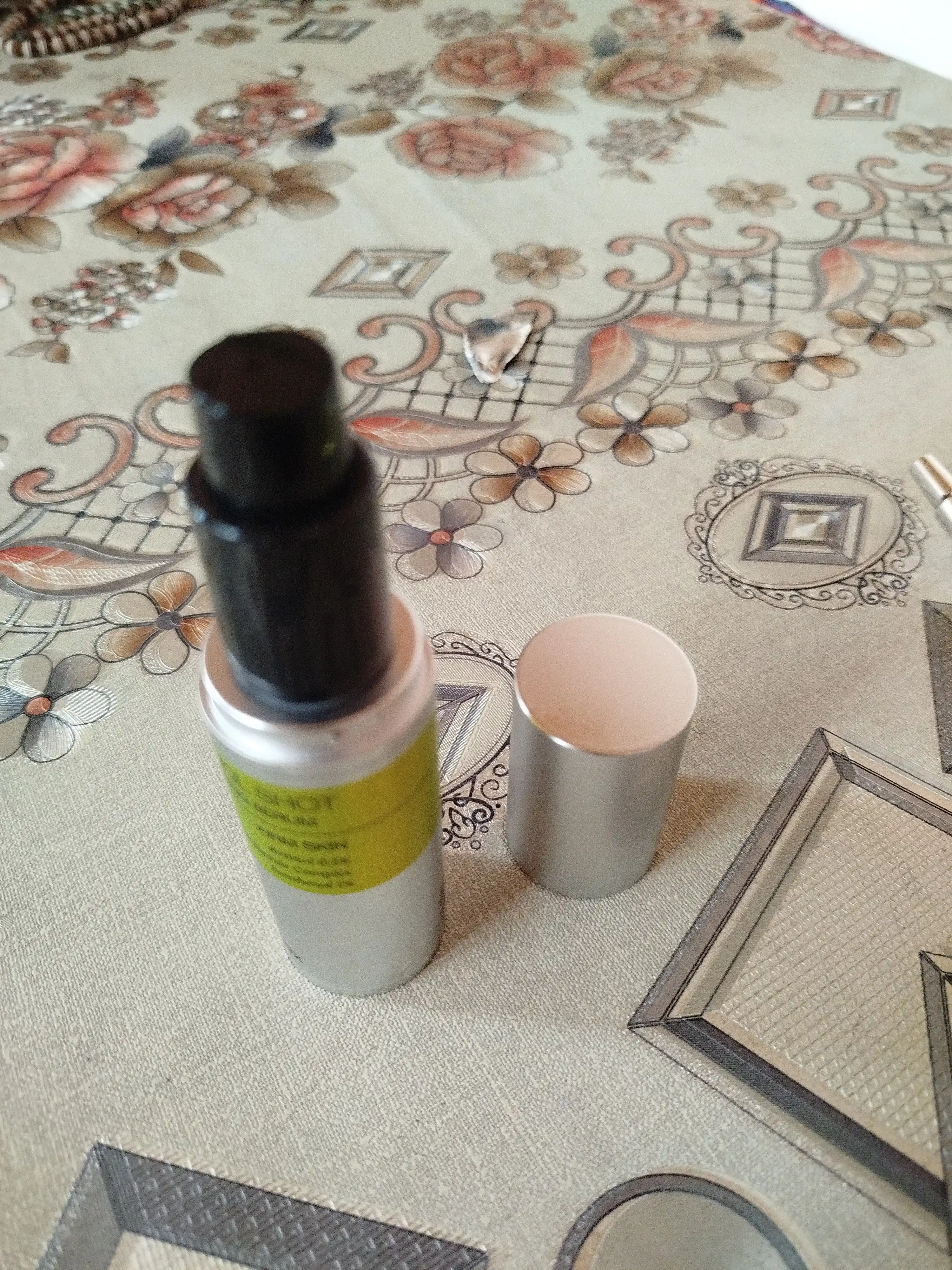 Yuzni tortuvchi krem va mustahkamlovchi zardob retinol bilan, Celimax