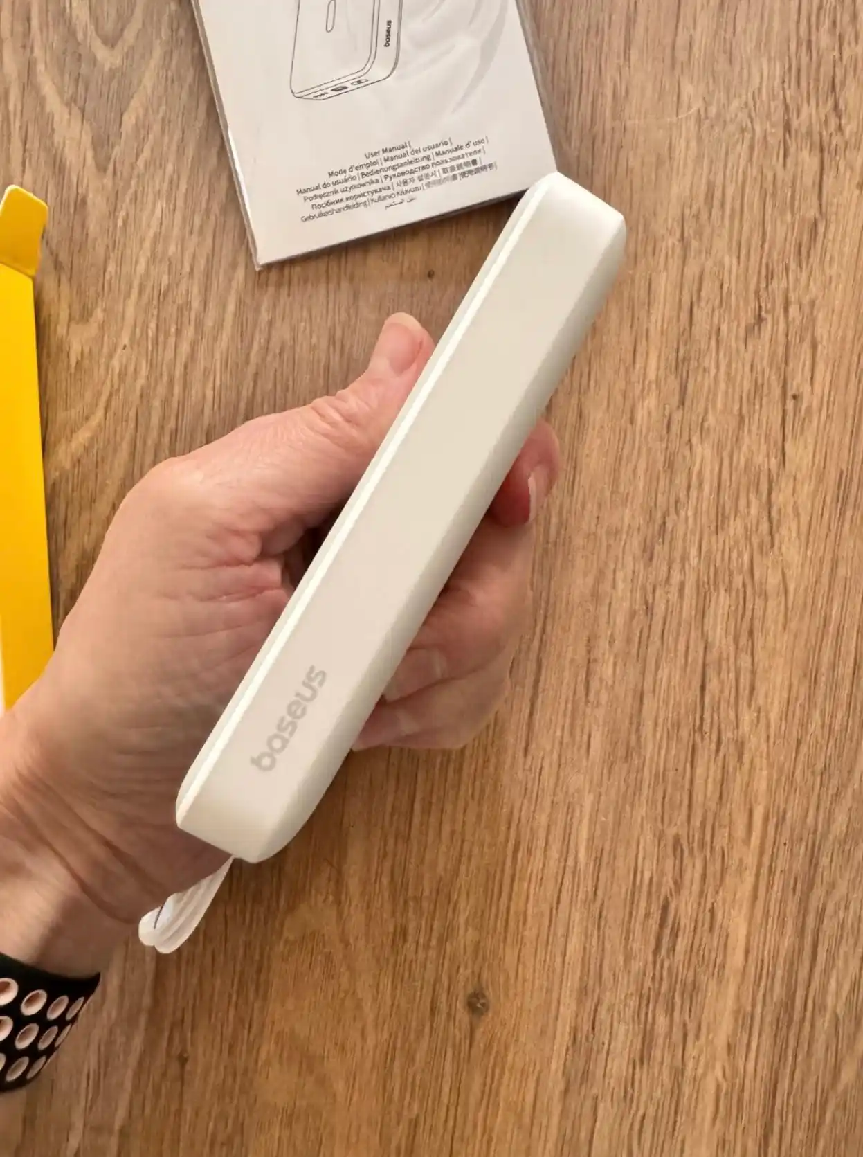 Baseus MagSafe tashqi akkumulyatori, 10000 mA/soat simsiz zaryadlash imkoniyati