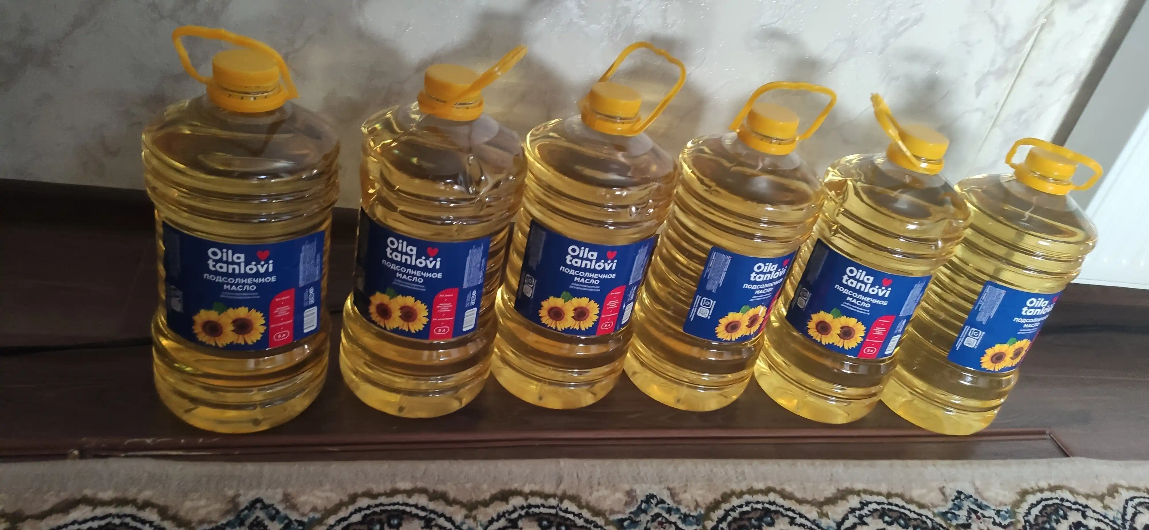 Oila tanlovi kungaboqar yog‘i, tozalangan va hidlari yo‘qotilgan, 5 litrdan 6 dona.