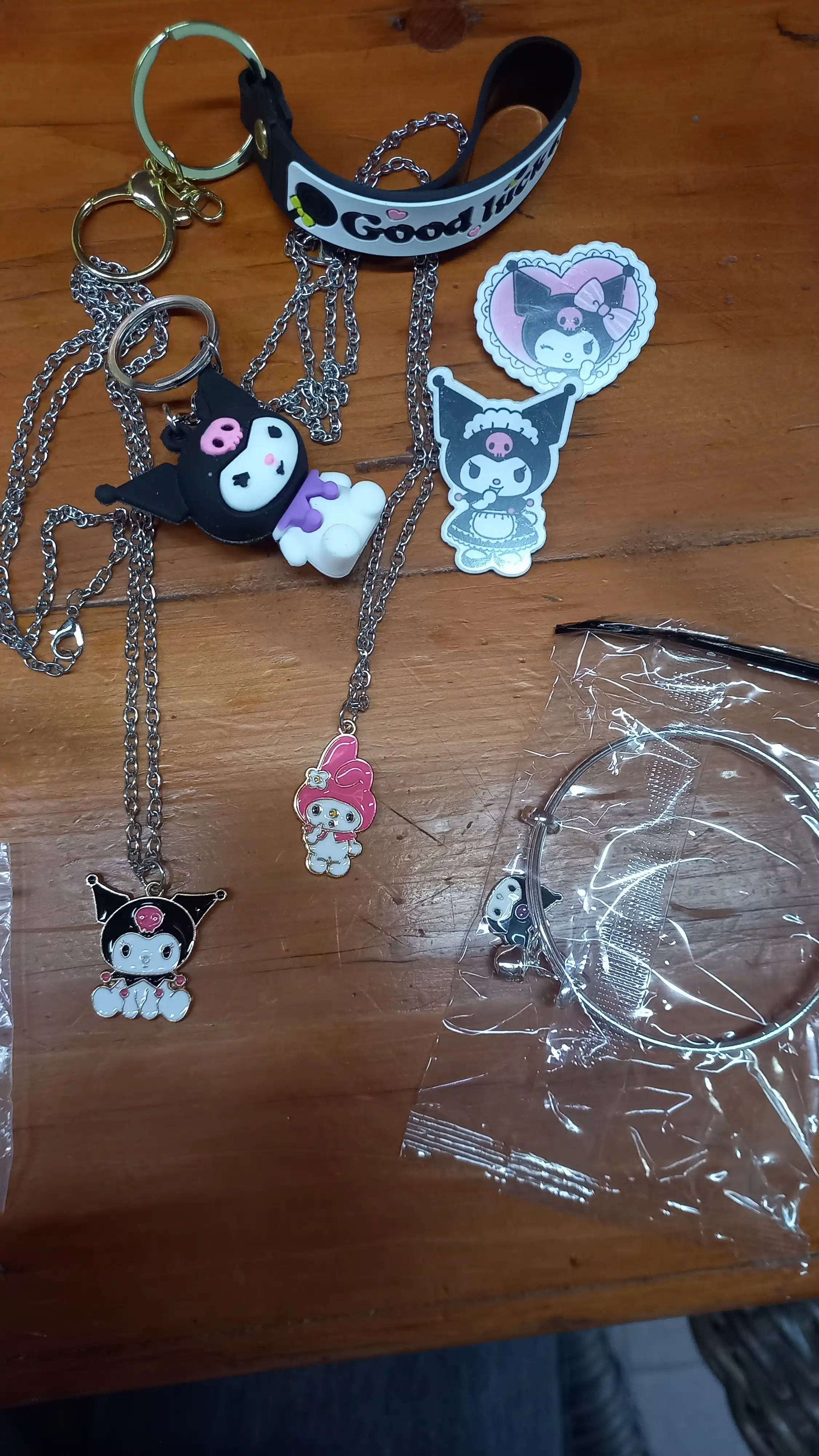 Advent taqvimi, qizlar va o‘g‘il bolalar uchun o‘yinchoqlar Kuromi, Hello Kitty, Stitch, Huntrix, Minecraft