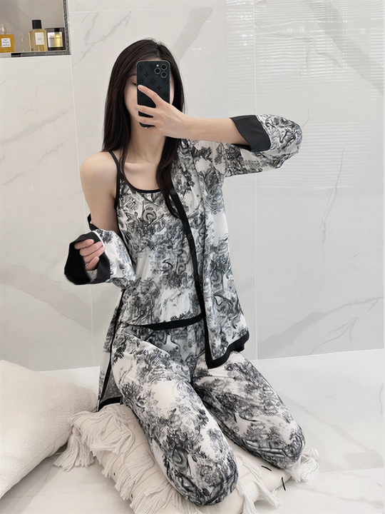 Ayollar uchun 4 tasi 1 da pijama, shim + ko‘ylak + shorti + mayka to‘plami, uyqu va dam olish uchun uy kiyimi