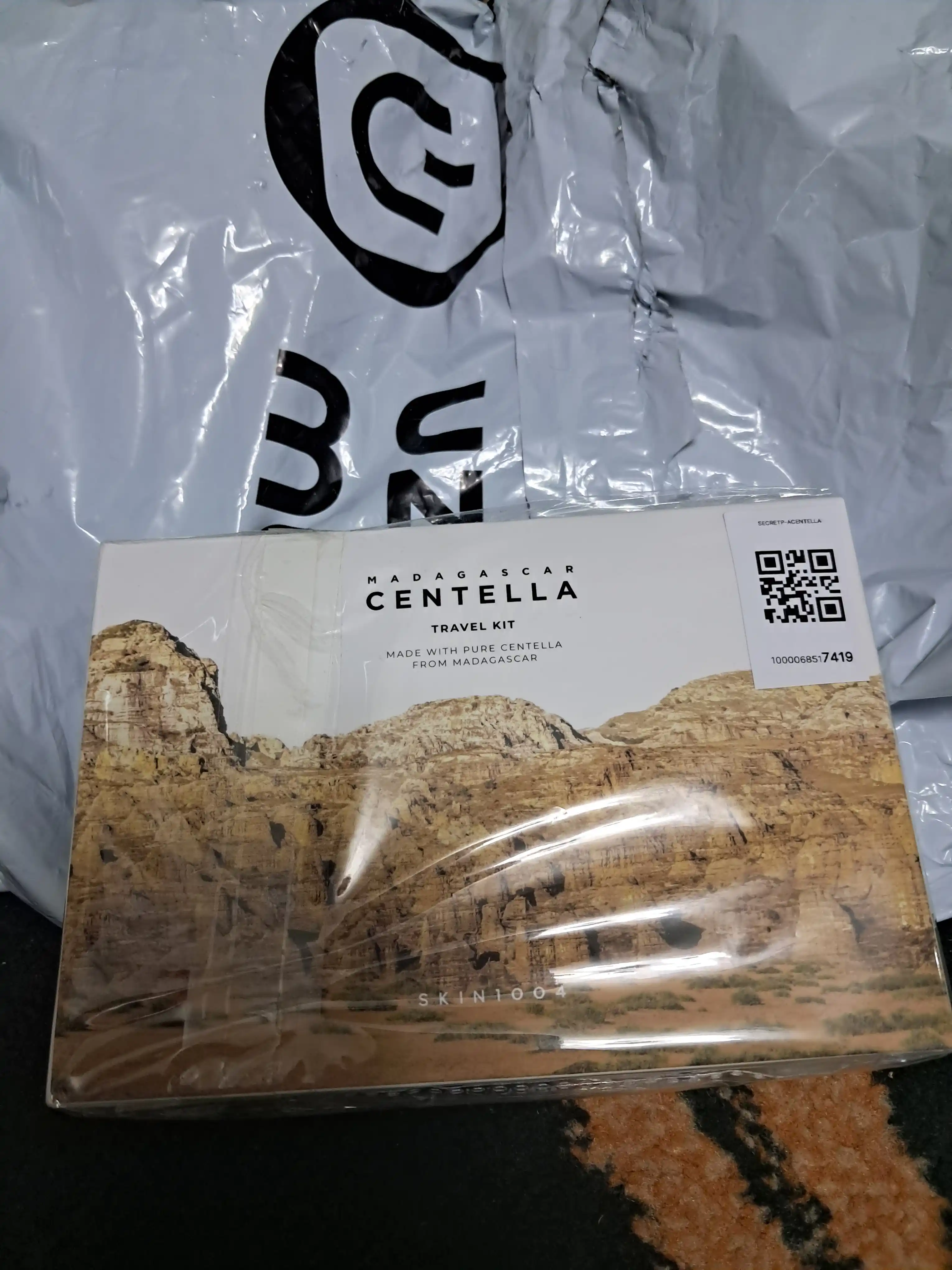 Набор для ухода за кожей Skin 1004 Madagascar Centella Travel Kit, мини-набор, 5 в 1