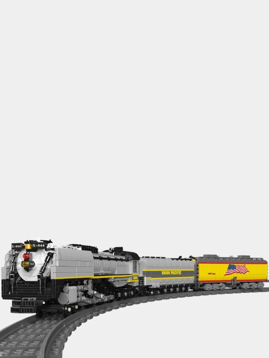 Konstruktor Mould King 12031 Union Pacific 844 poezdi, batafsil lokomotiv modeli