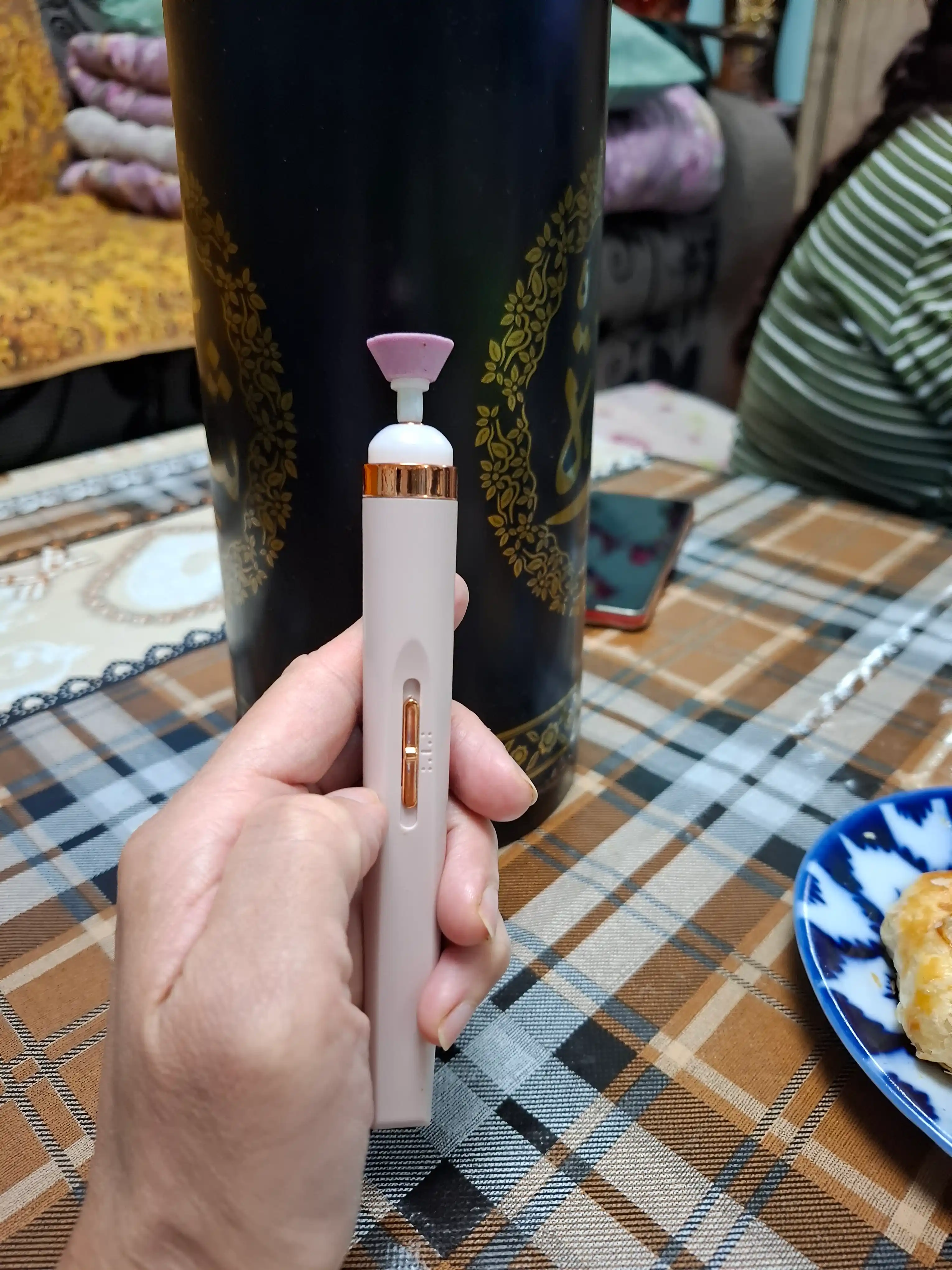 Manikyur va pedikyur uchun apparat