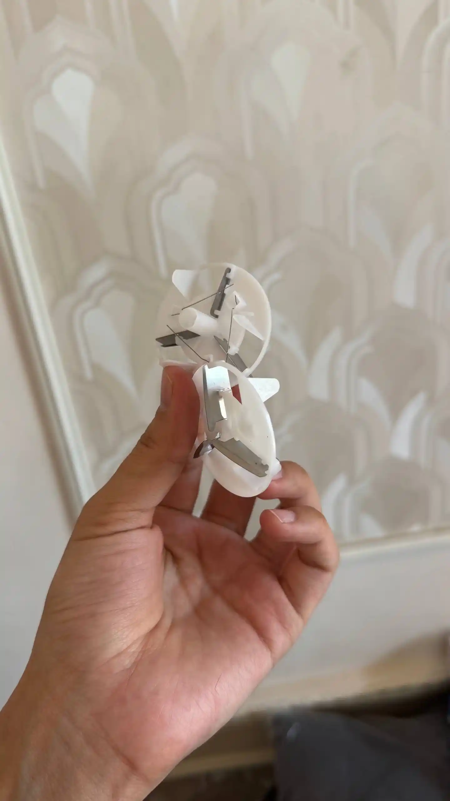 Машинка от катышков USB – устройство для ухода за одеждой