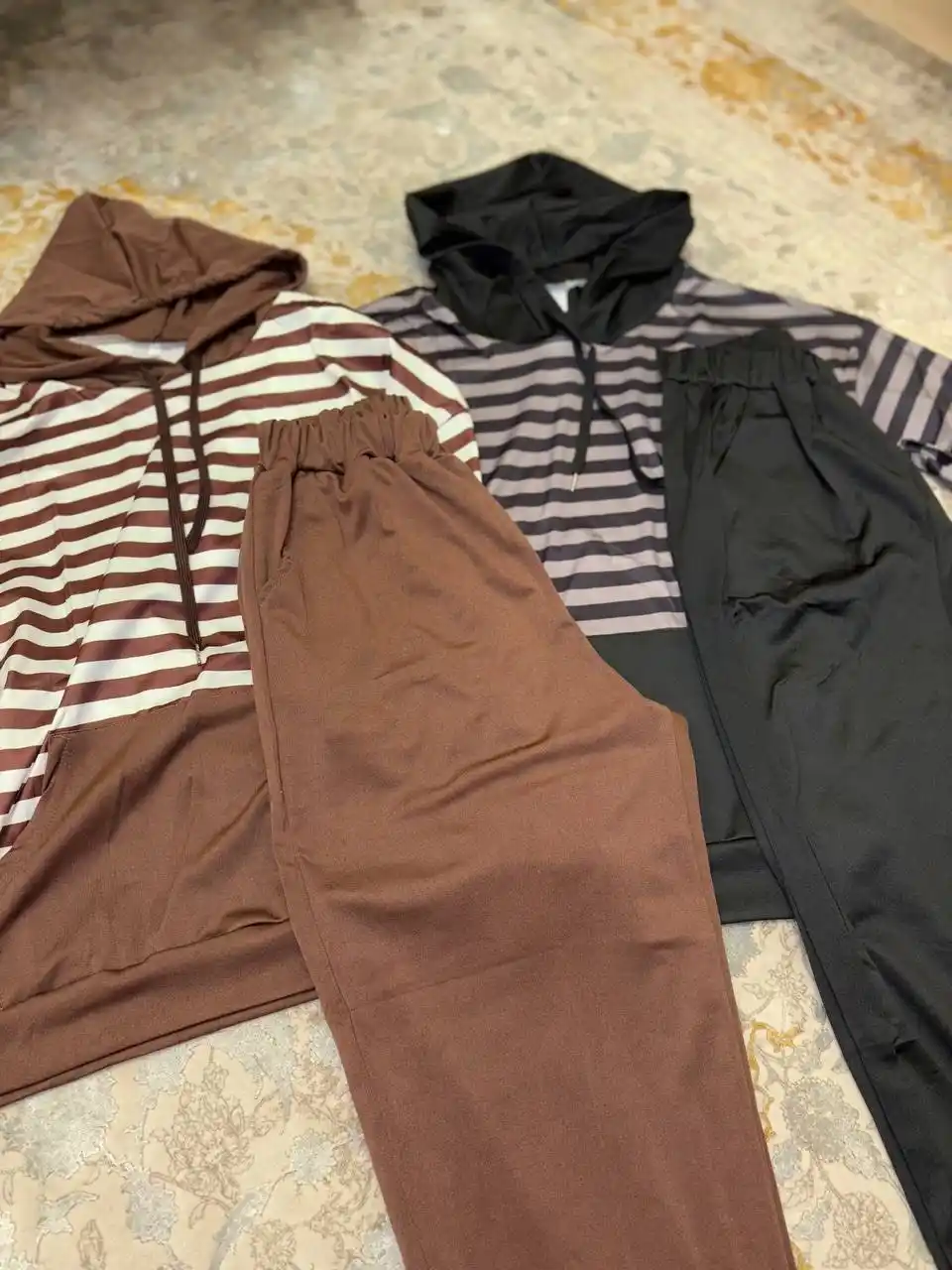 Ayollar uchun sport kostyum 2 tasi 1 da, xudi + shimlar