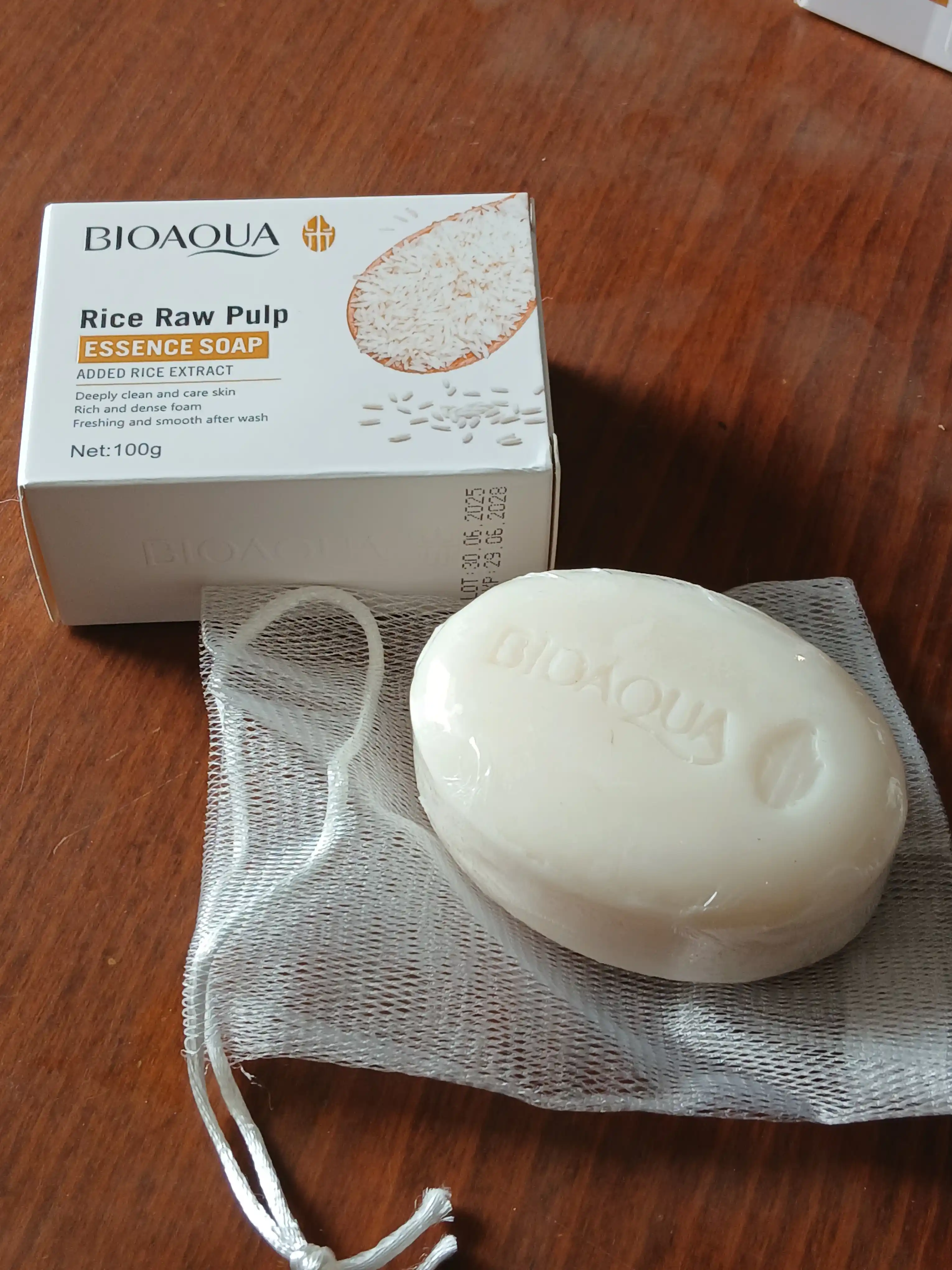 Oqartiruvchi sovun BIOAQUA, guruch ekstrakti bilan, yuz va tana uchun, 100 g